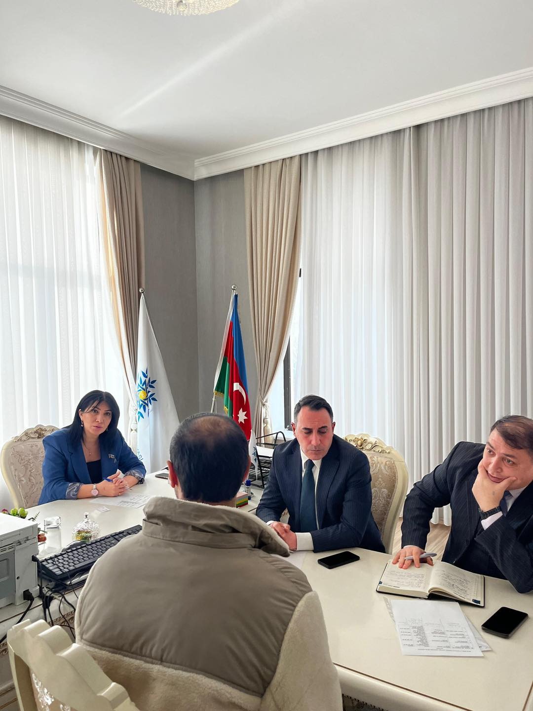 Deputat Elnarə Akimova vətəndaşlarla növbəti qəbulu keçirdi (FOTO)